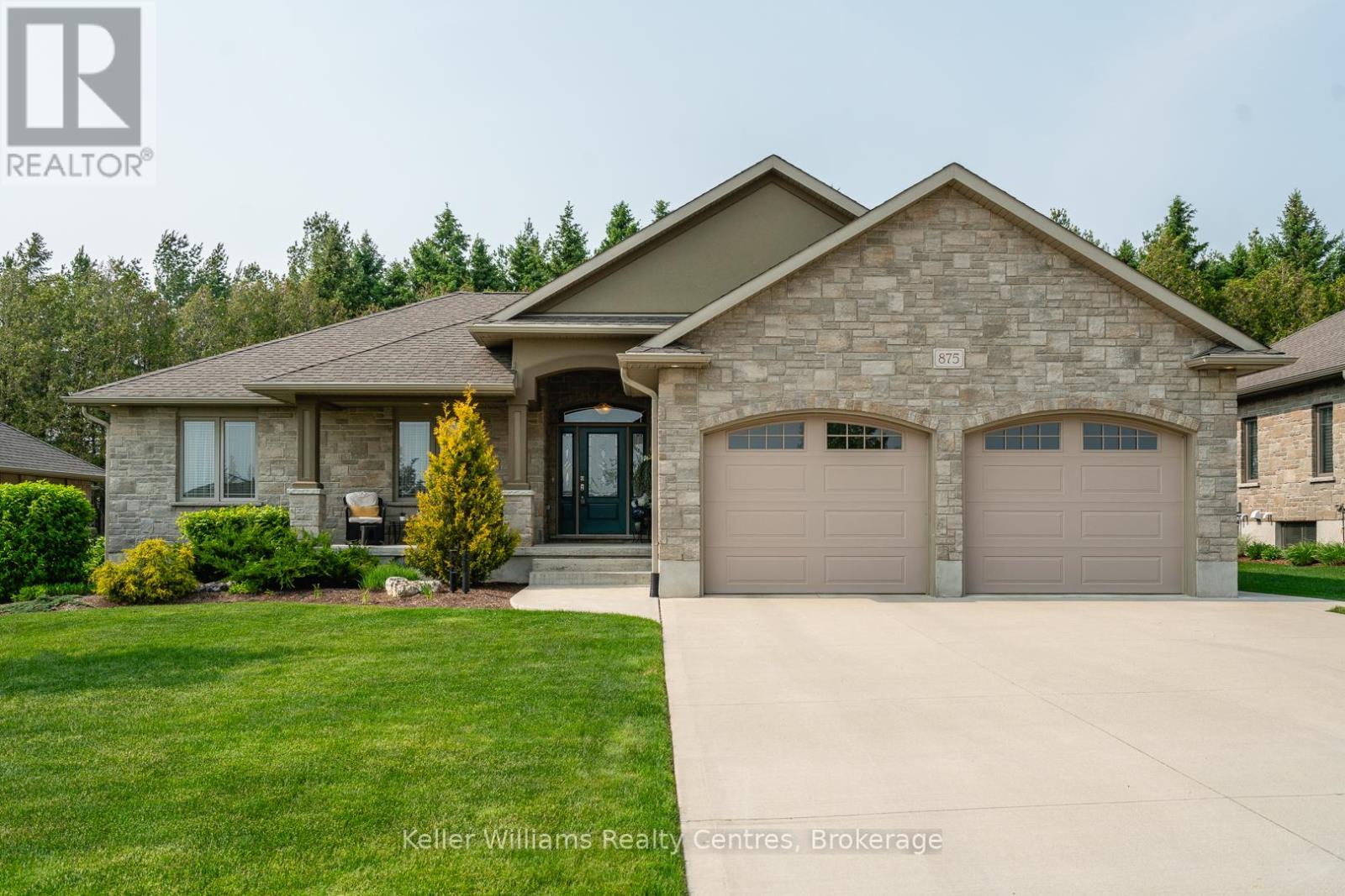 875 17th Street, Hanover, Ontario  N4N 0B7 - Photo 1 - X12199837