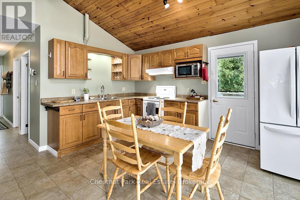 502419 Grey Road 1, Georgian Bluffs, Ontario  N0H 2T0 - Photo 14 - X12200131