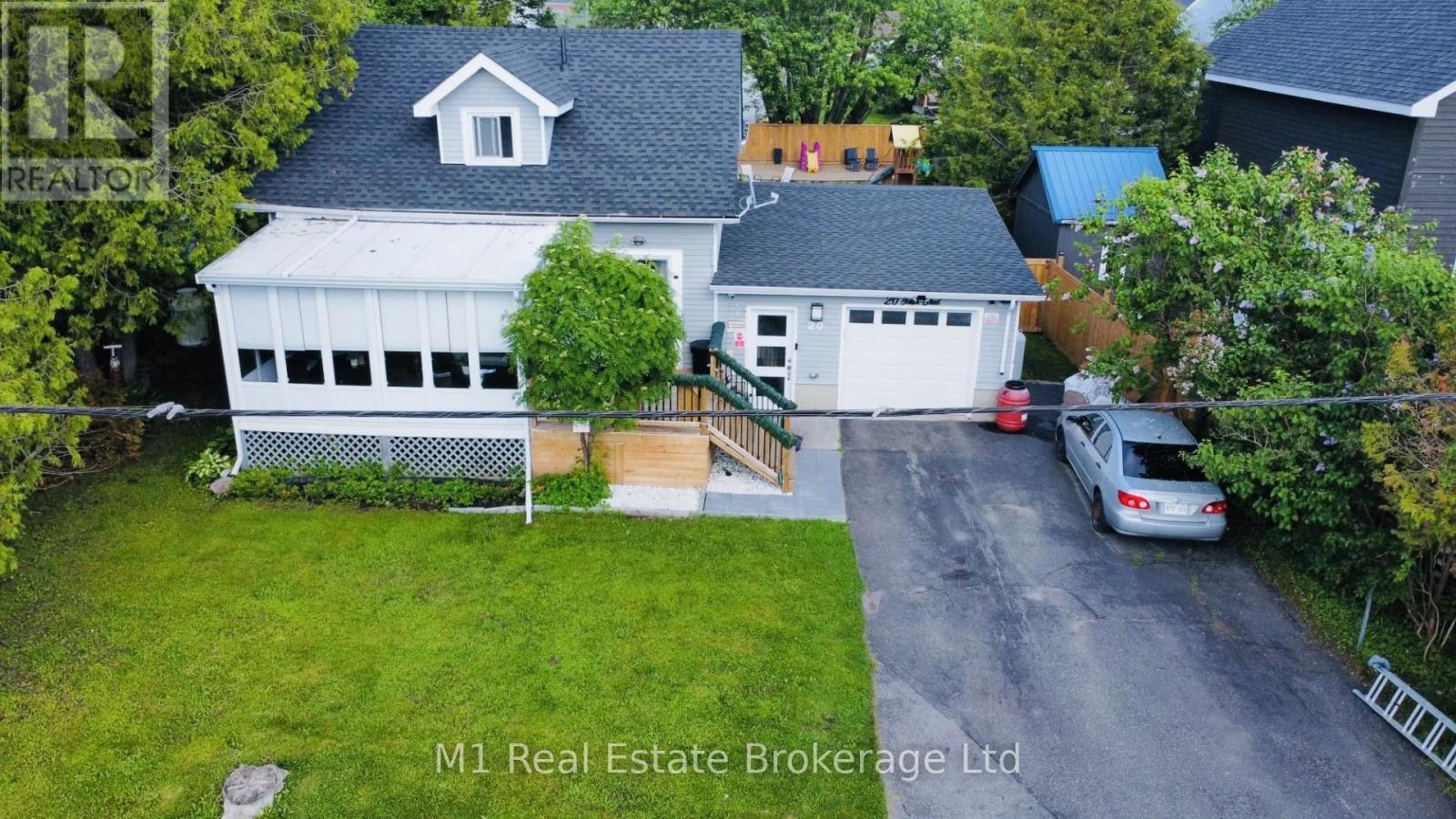 20 Joseph Street, Georgian Bay, Ontario  P0C 1H0 - Photo 1 - X12201029