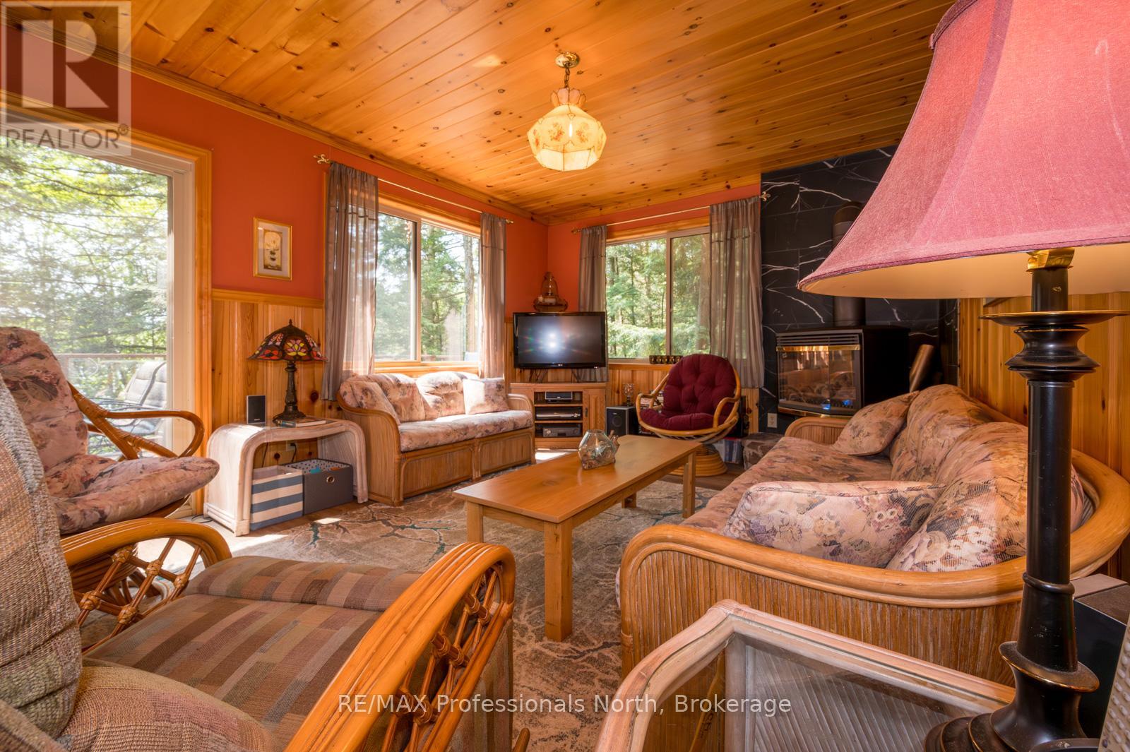 255 Cedar Lane, Kearney, Ontario  P0A 1M0 - Photo 5 - X12201030