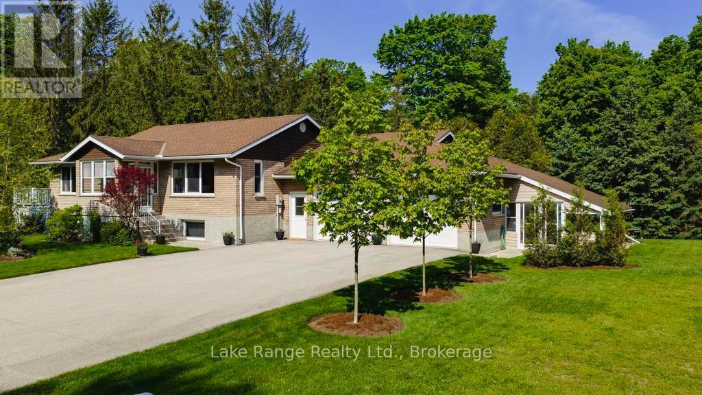 201 Shadywood Crescent, Huron-Kinloss, Ontario  N2Z 2X3 - Photo 2 - X12201336
