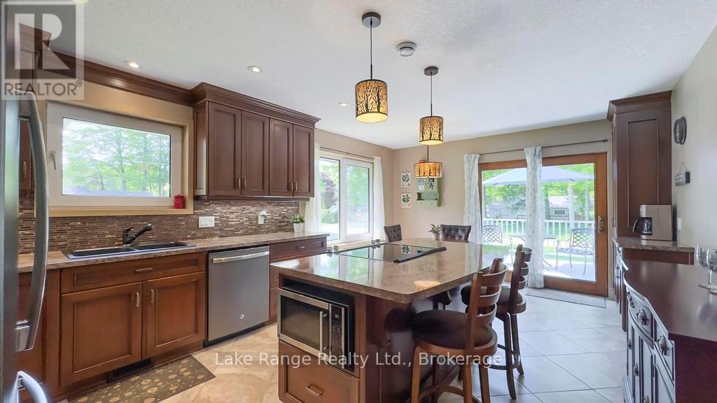 201 Shadywood Crescent, Huron-Kinloss, Ontario  N2Z 2X3 - Photo 8 - X12201336