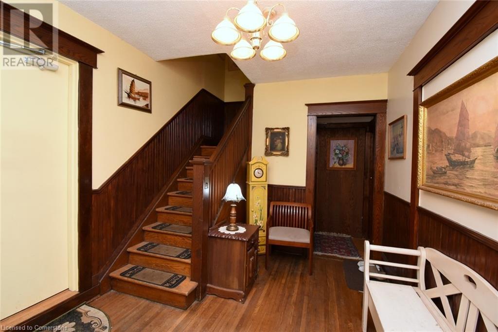 1052 Deta Road Unit# 4, Mississauga, Ontario  N5E 2R5 - Photo 2 - 40736017