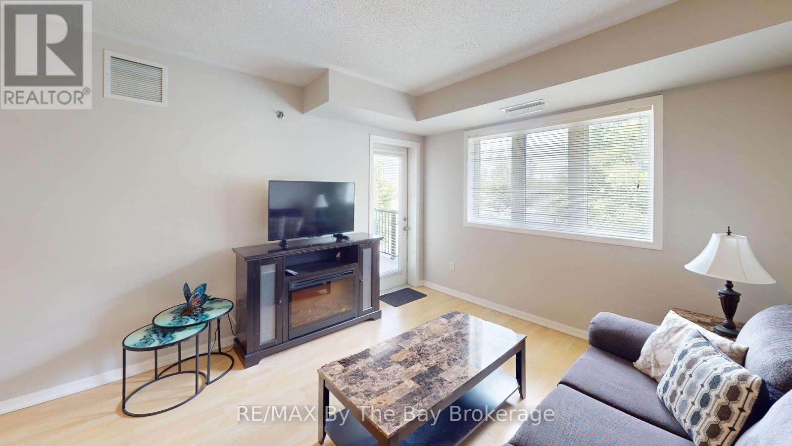 211 - 16 Westbury Road, Wasaga Beach, Ontario  L9Z 0B8 - Photo 16 - S12201538