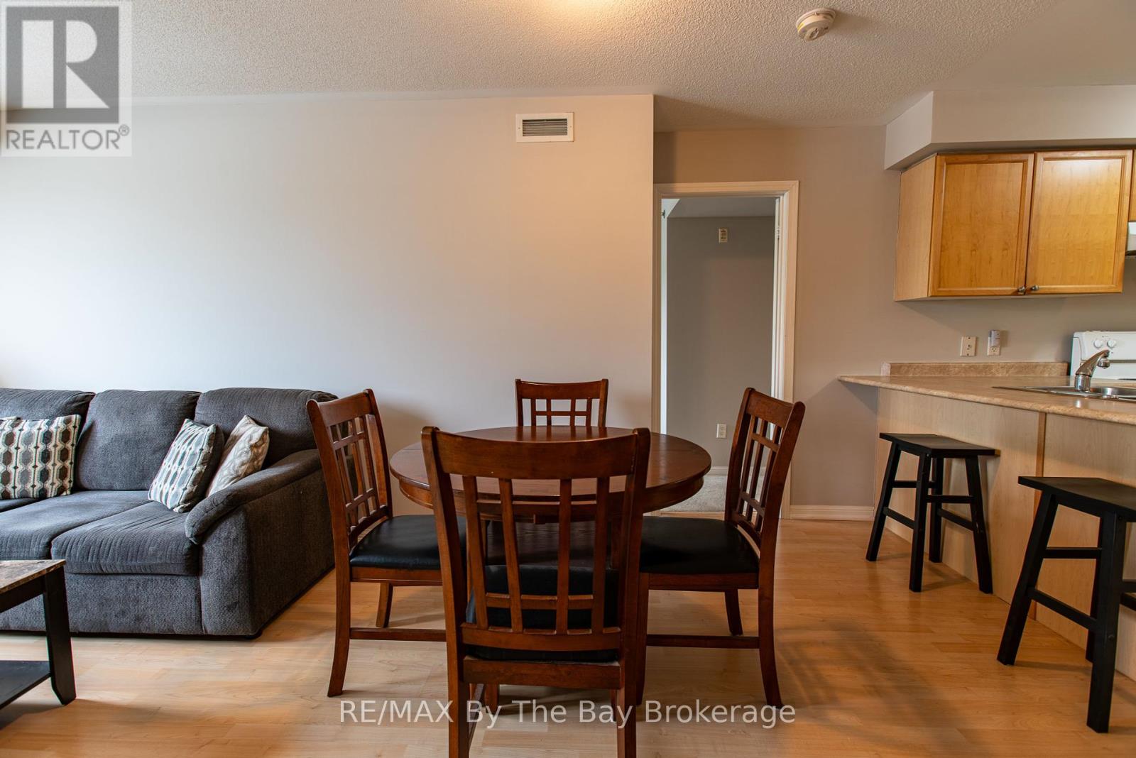 211 - 16 Westbury Road, Wasaga Beach, Ontario  L9Z 0B8 - Photo 21 - S12201538