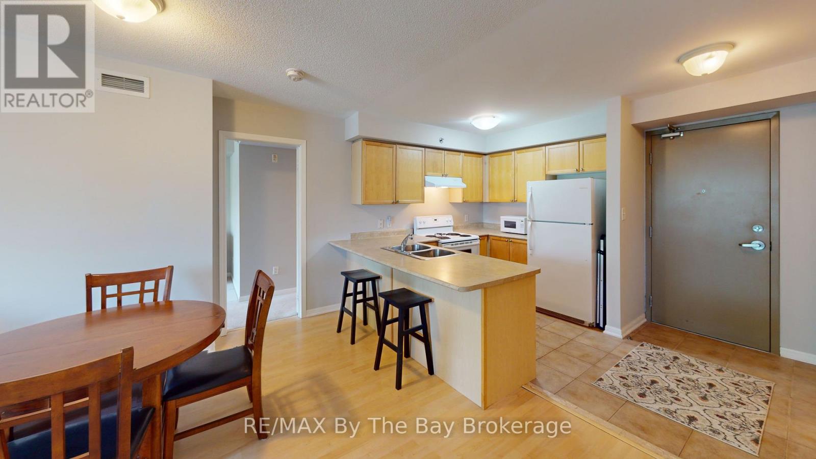 211 - 16 Westbury Road, Wasaga Beach, Ontario  L9Z 0B8 - Photo 22 - S12201538