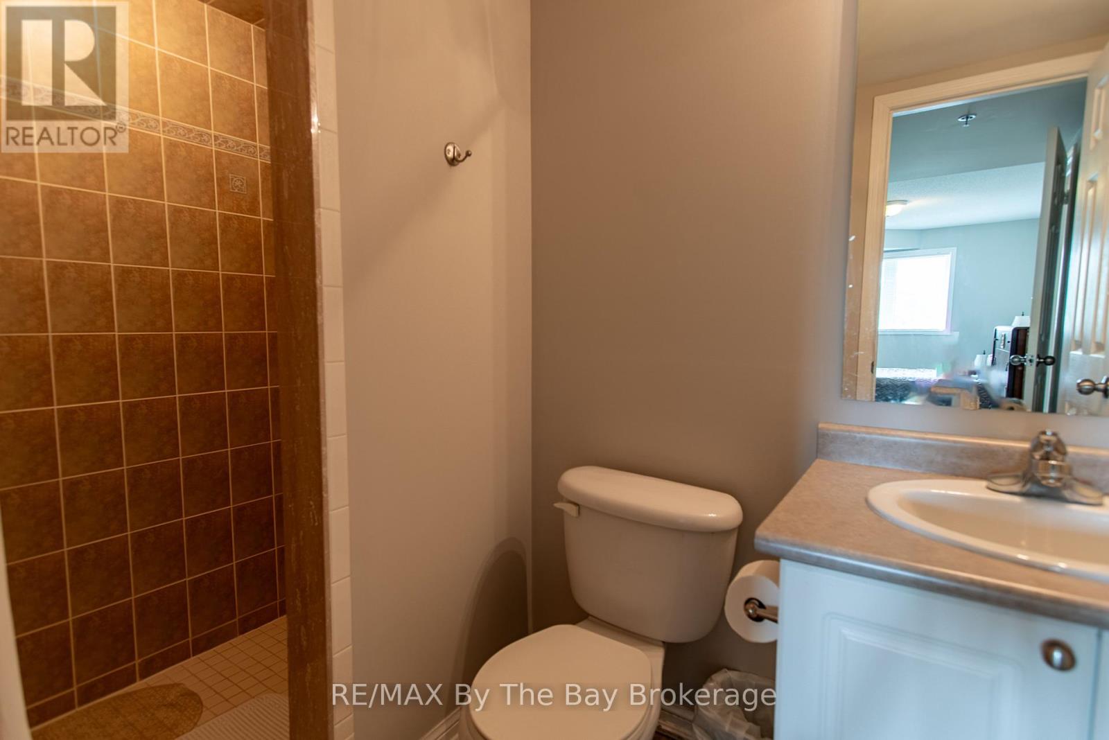211 - 16 Westbury Road, Wasaga Beach, Ontario  L9Z 0B8 - Photo 24 - S12201538