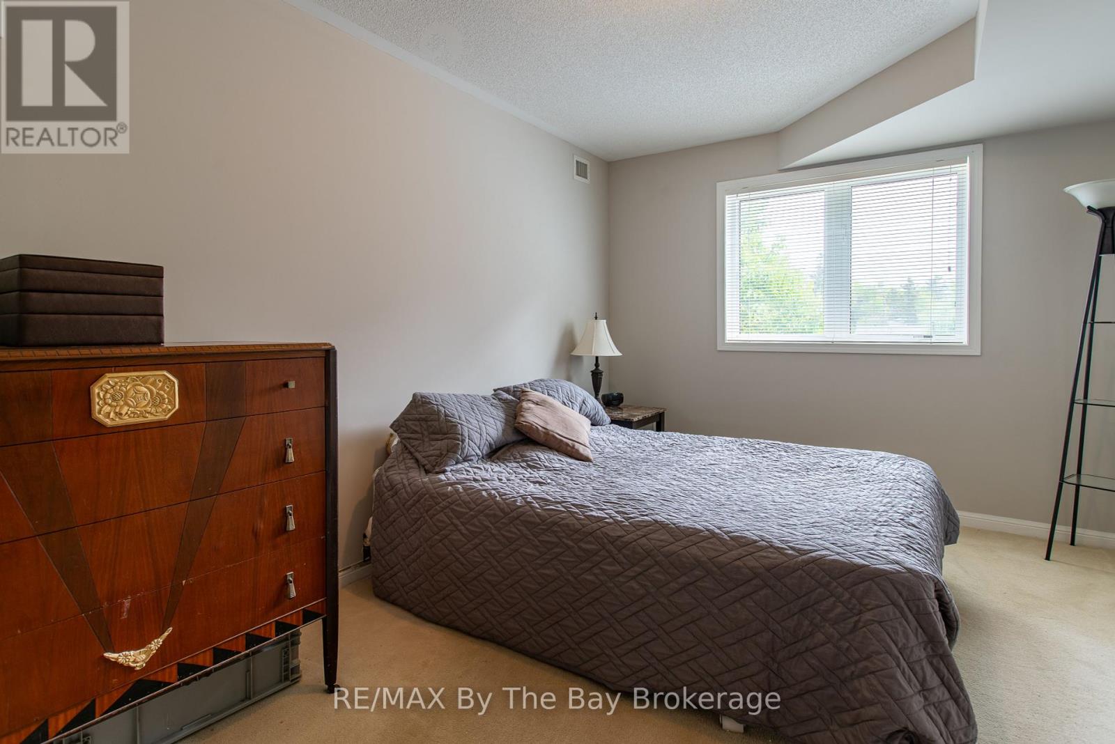211 - 16 Westbury Road, Wasaga Beach, Ontario  L9Z 0B8 - Photo 25 - S12201538