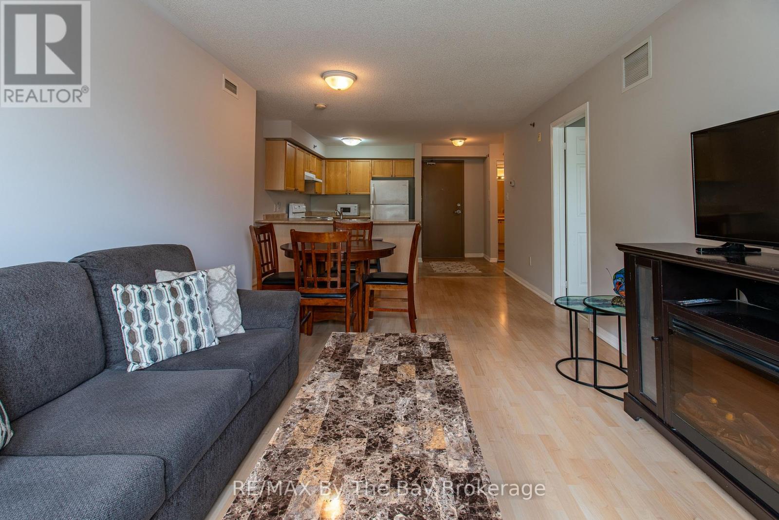 211 - 16 Westbury Road, Wasaga Beach, Ontario  L9Z 0B8 - Photo 26 - S12201538