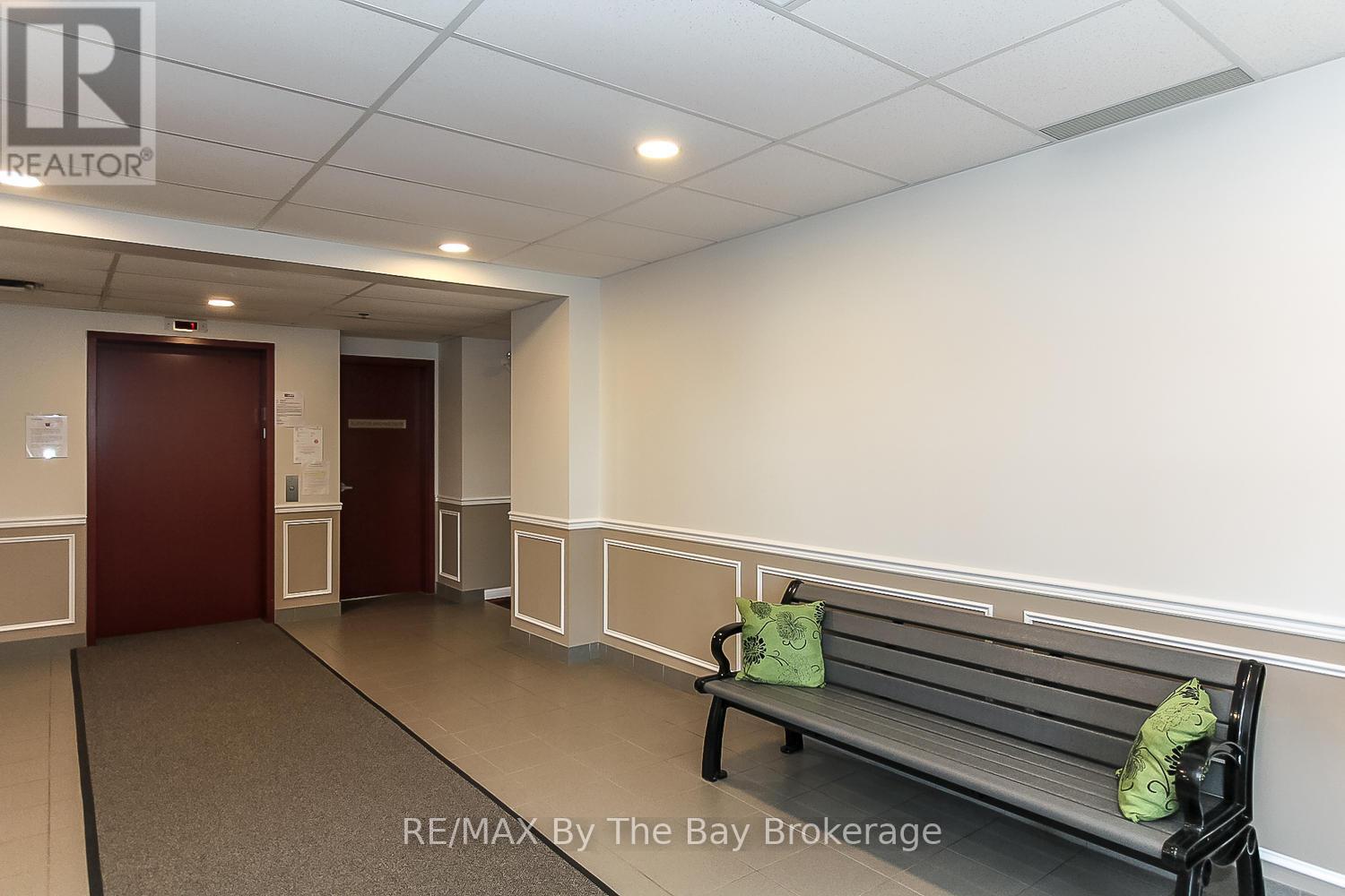 211 - 16 Westbury Road, Wasaga Beach, Ontario  L9Z 0B8 - Photo 37 - S12201538