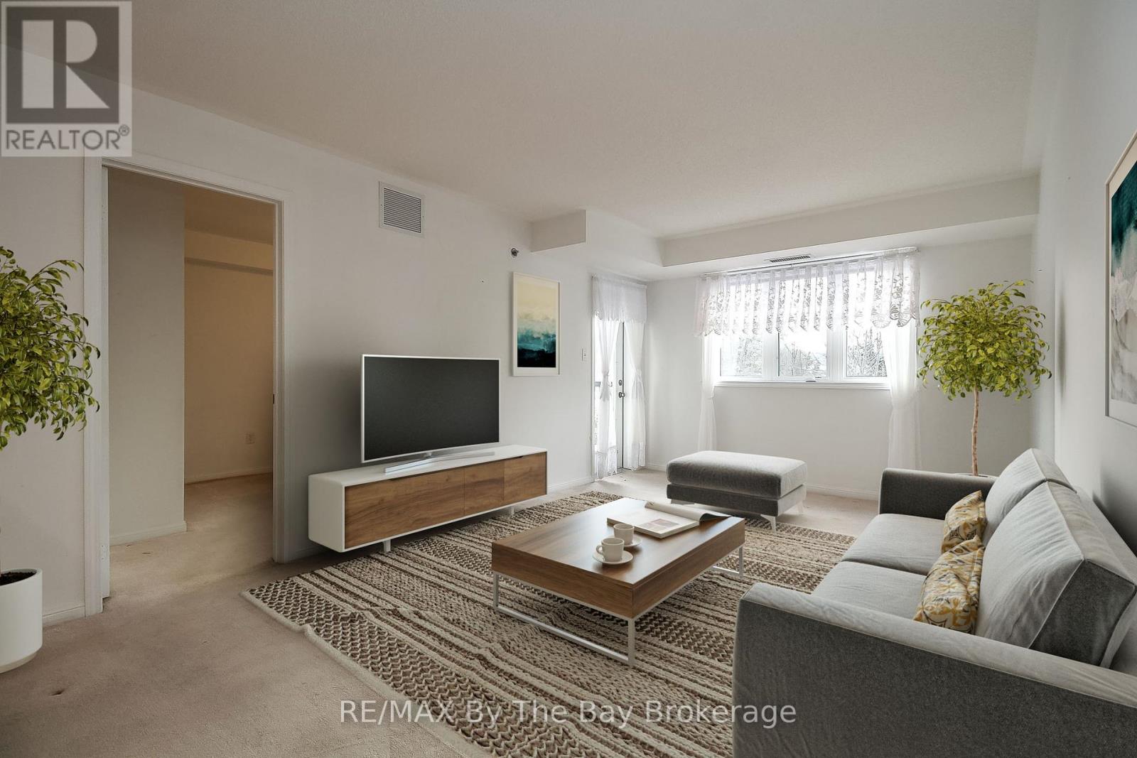 211 - 16 Westbury Road, Wasaga Beach, Ontario  L9Z 0B8 - Photo 4 - S12201538