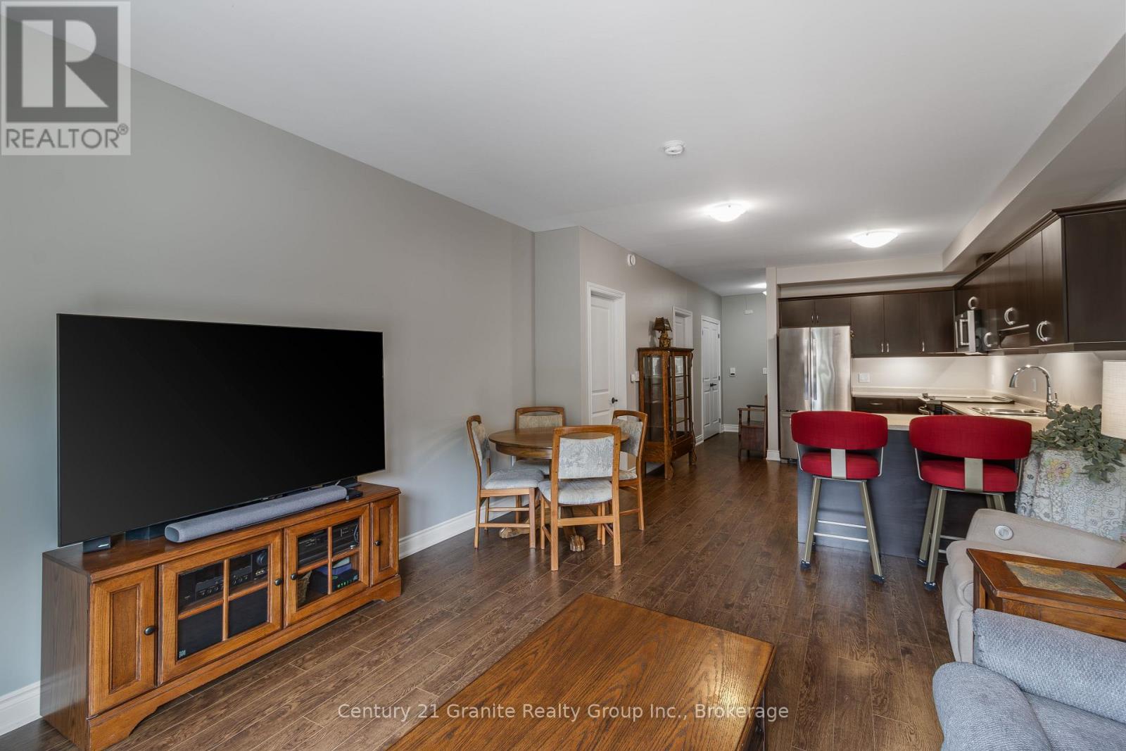 203 - 4 Lake Avenue, Dysart Et Al, Ontario  K0M 1S0 - Photo 11 - X12201578