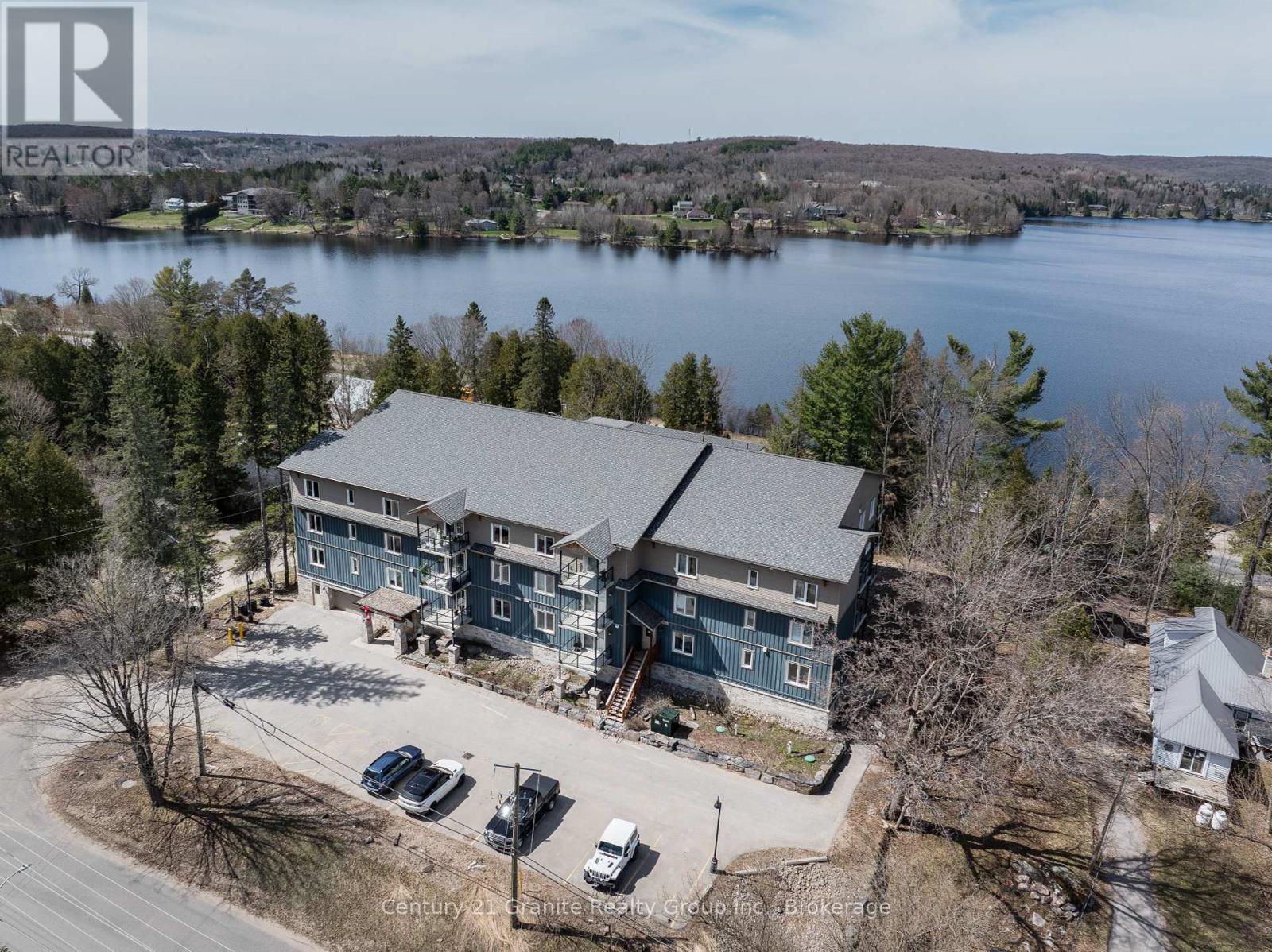 203 - 4 Lake Avenue, Dysart Et Al, Ontario  K0M 1S0 - Photo 23 - X12201578