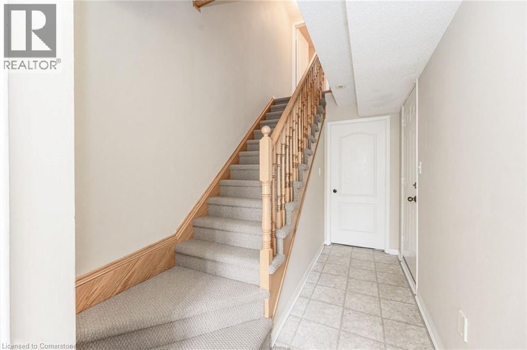 2367 Sutton Drive, Burlington, Ontario  L7L 6Y6 - Photo 8 - 40737123