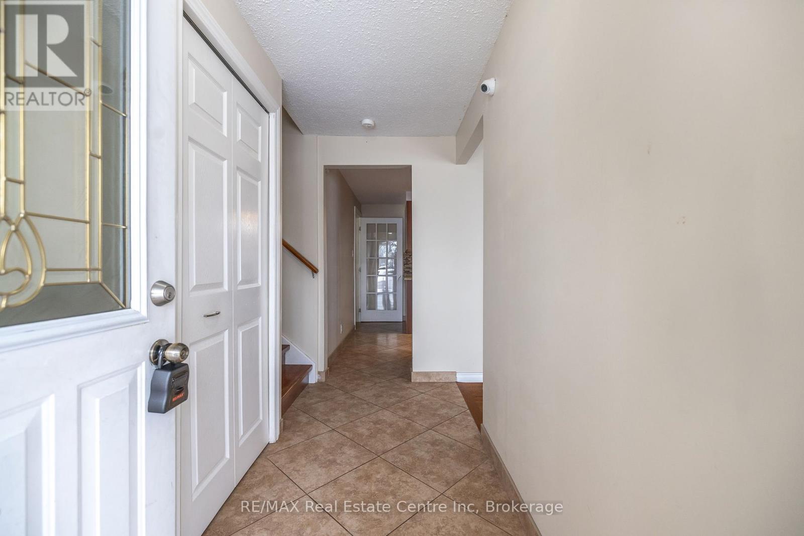 461 Strasburg Road, Kitchener, Ontario  N2E 1P1 - Photo 5 - X12202135