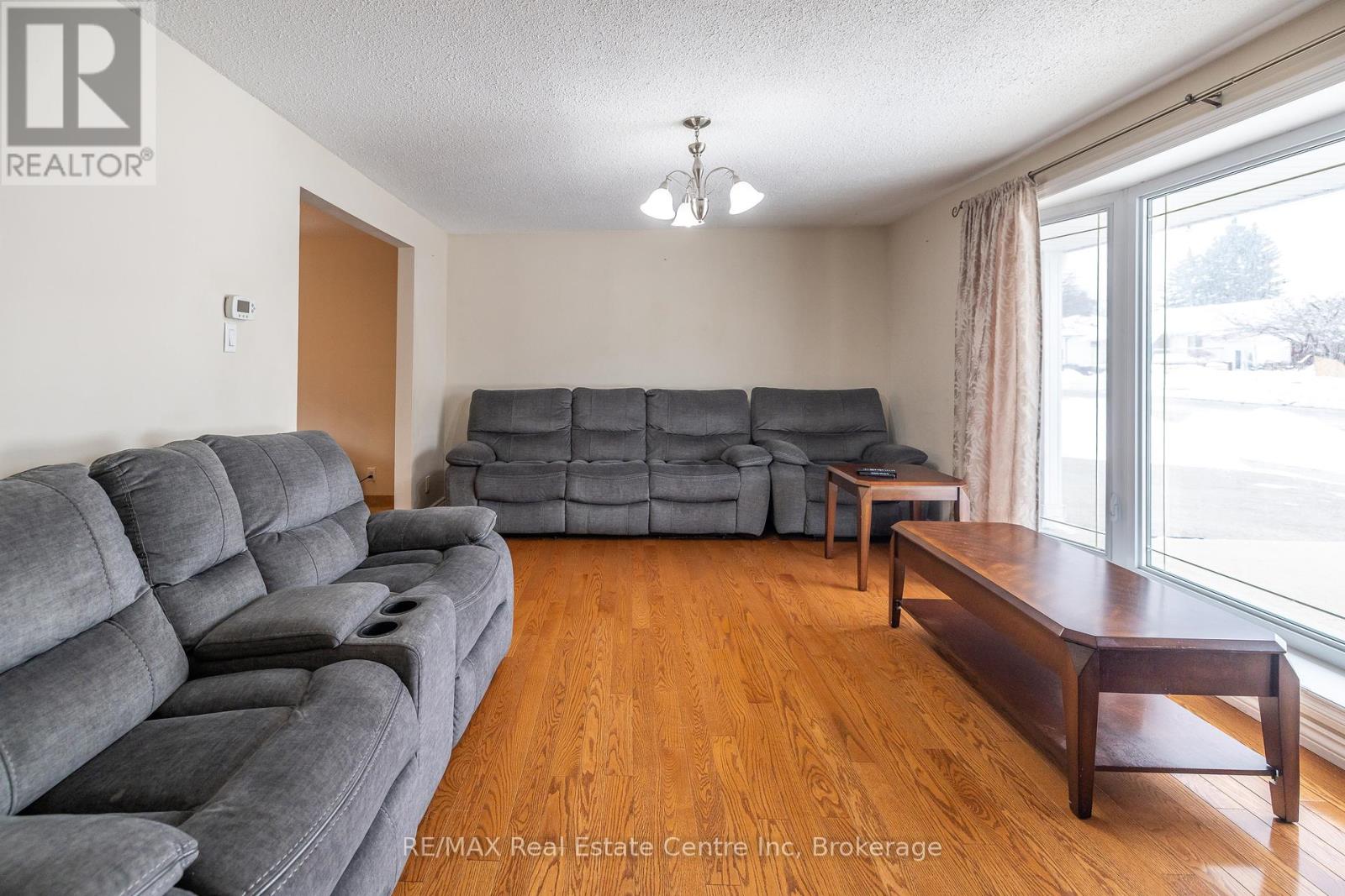 461 Strasburg Road, Kitchener, Ontario  N2E 1P1 - Photo 7 - X12202135