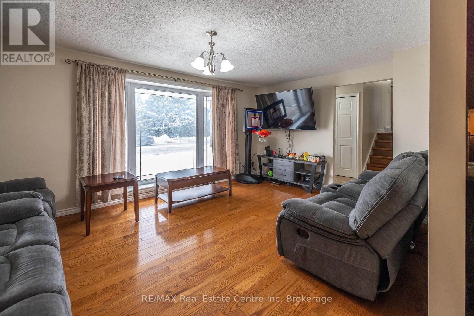 461 Strasburg Road, Kitchener, Ontario  N2E 1P1 - Photo 9 - X12202135