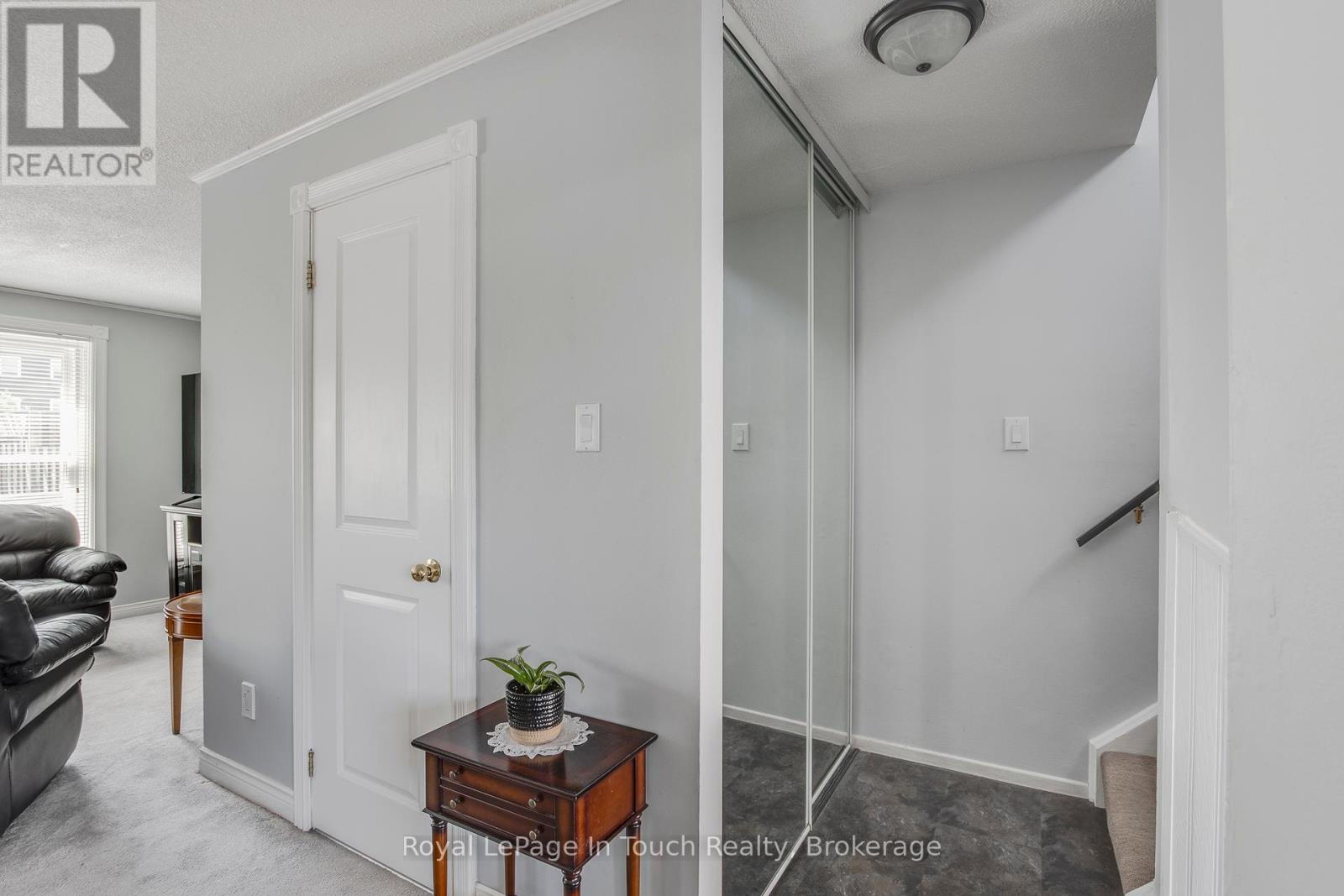 4 - 233 Innisfil Street, Barrie, Ontario  L4N 3E9 - Photo 12 - S12202677