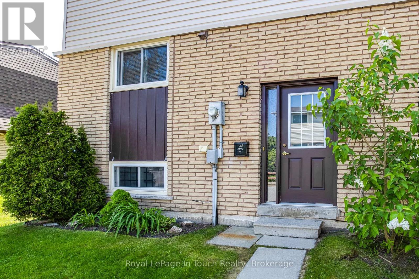 4 - 233 Innisfil Street, Barrie, Ontario  L4N 3E9 - Photo 2 - S12202677