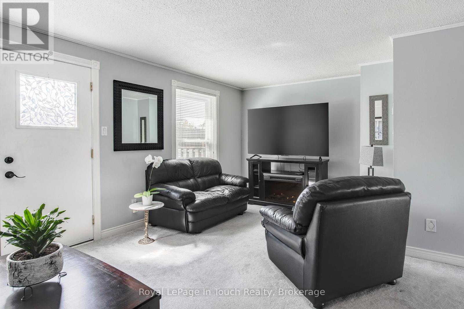 4 - 233 Innisfil Street, Barrie, Ontario  L4N 3E9 - Photo 6 - S12202677