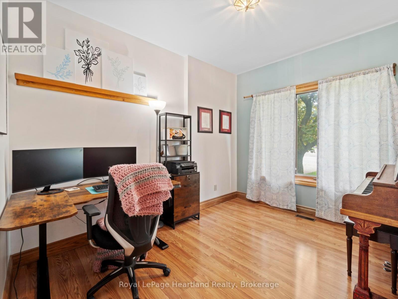 303 Albert Street, Central Huron, Ontario  N0M 1L0 - Photo 13 - X12202593