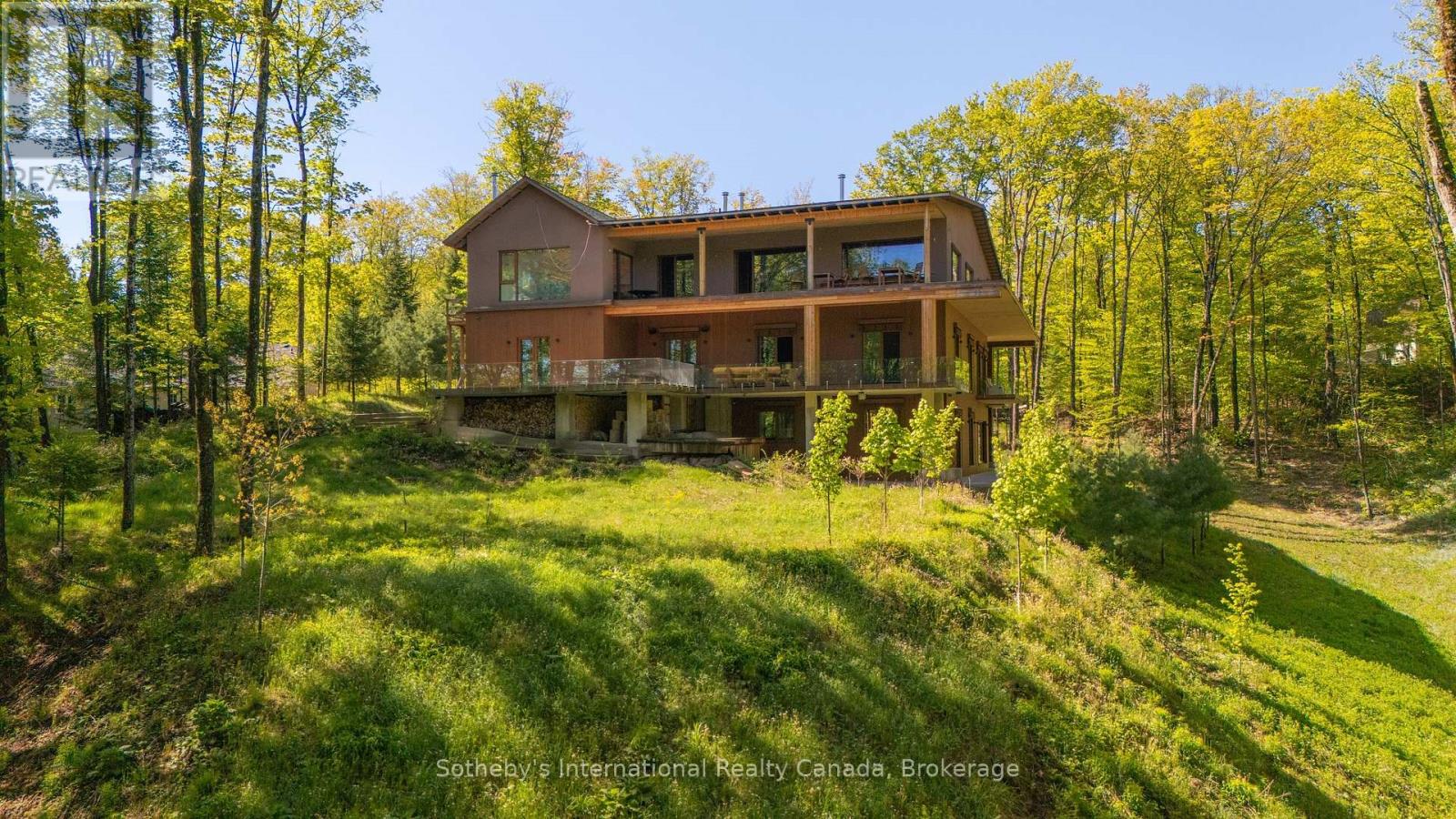 1739 TRAPPER'S TRAIL ROAD, Dysart et al, Ontario