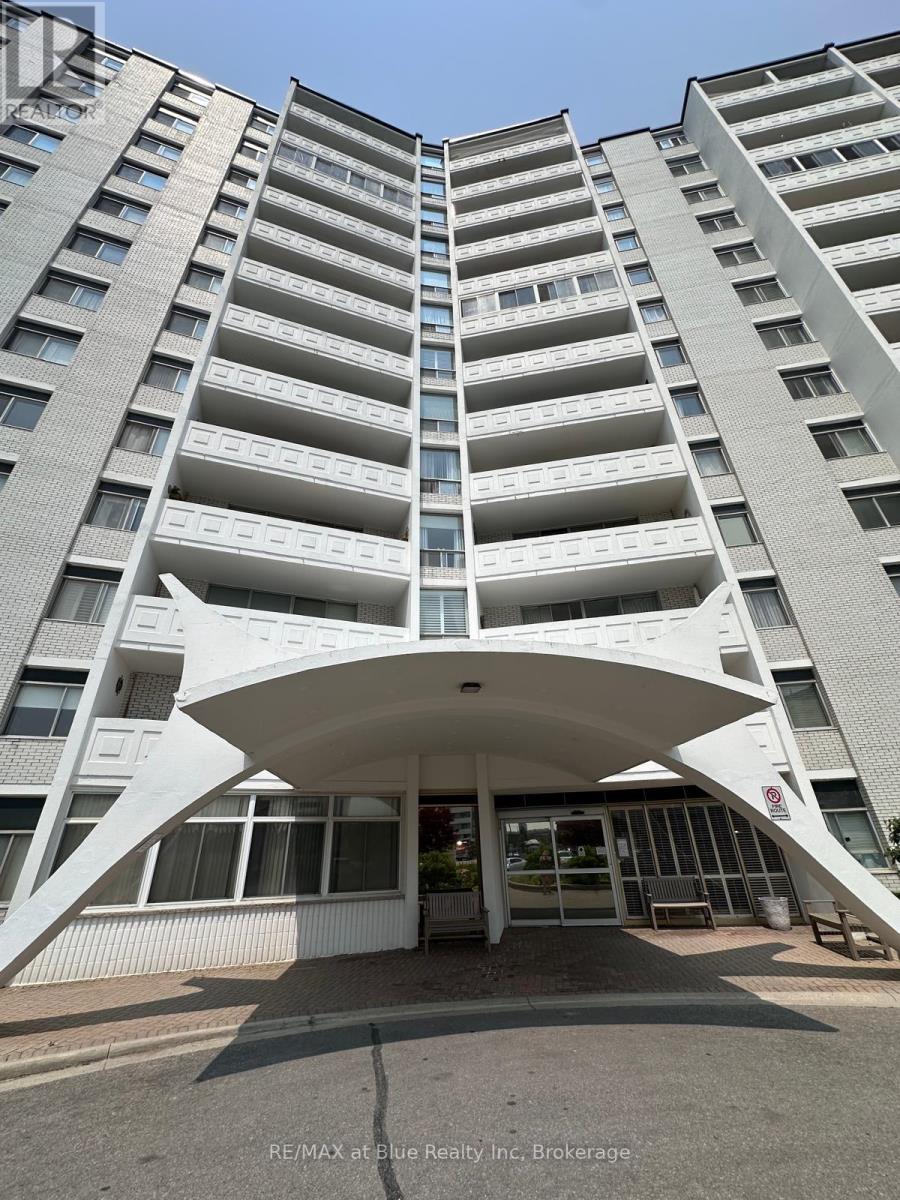 502 - 15 Towering Heights Boulevard, St. Catharines, Ontario  L2T 3G7 - Photo 2 - X12203314