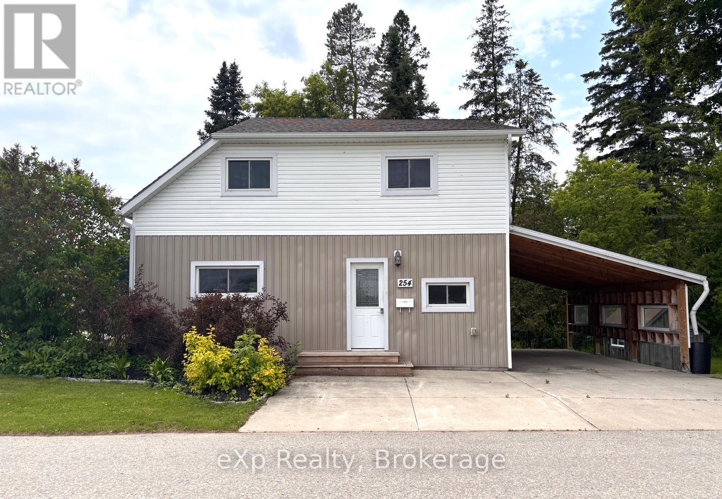 254 16th Street, Hanover, Ontario  N4N 2A7 - Photo 2 - X12203776