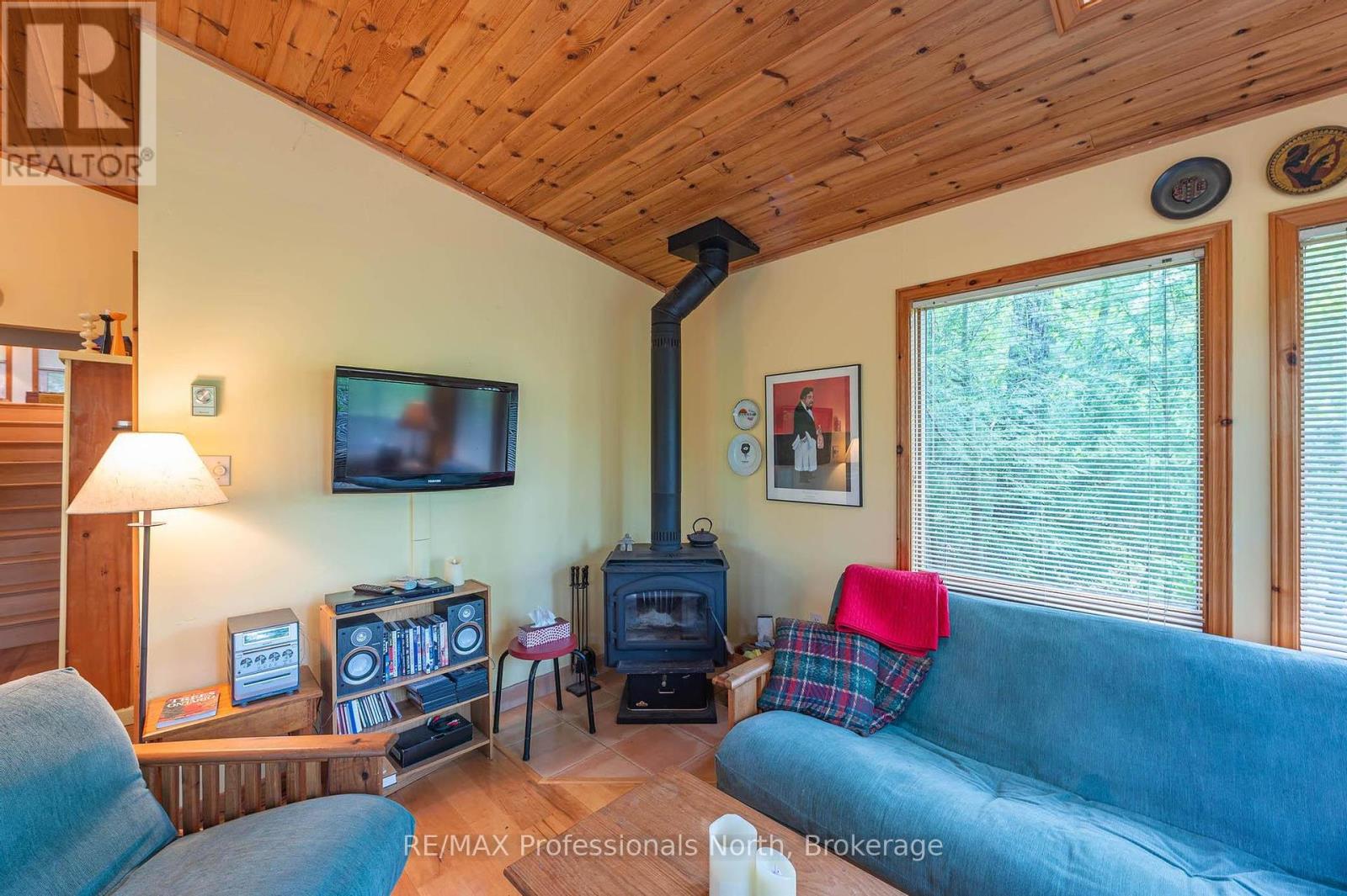 1023 Maiden Trail, Minden Hills, Ontario  K0M 2K0 - Photo 12 - X12204572