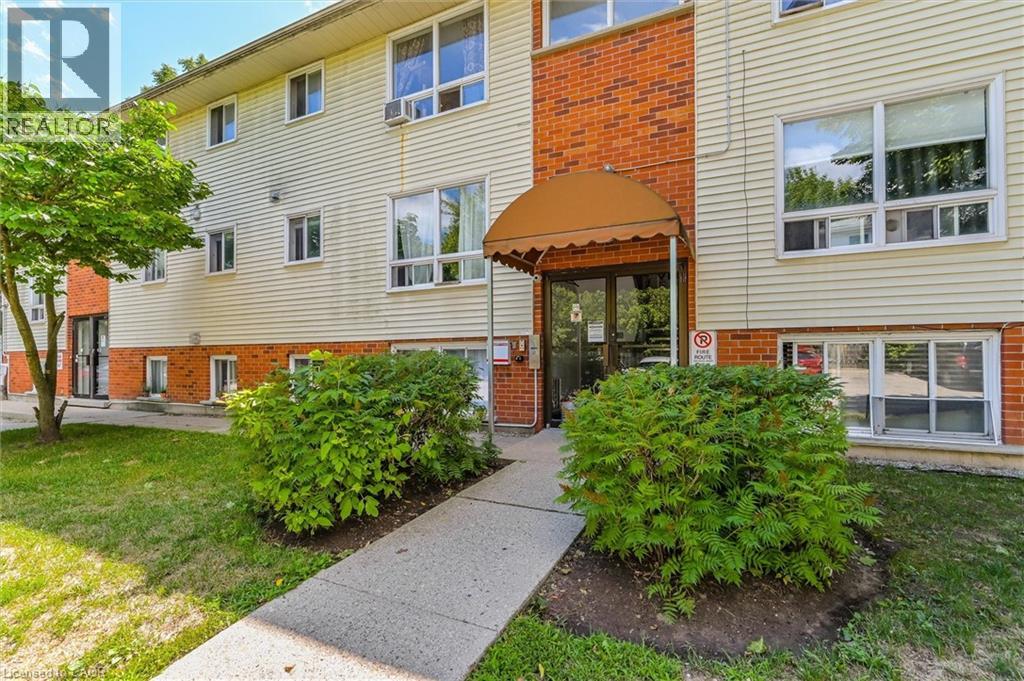 119 Cedar Street S Unit# 12, Kitchener, Ontario  N2G 3L6 - Photo 3 - 40733840