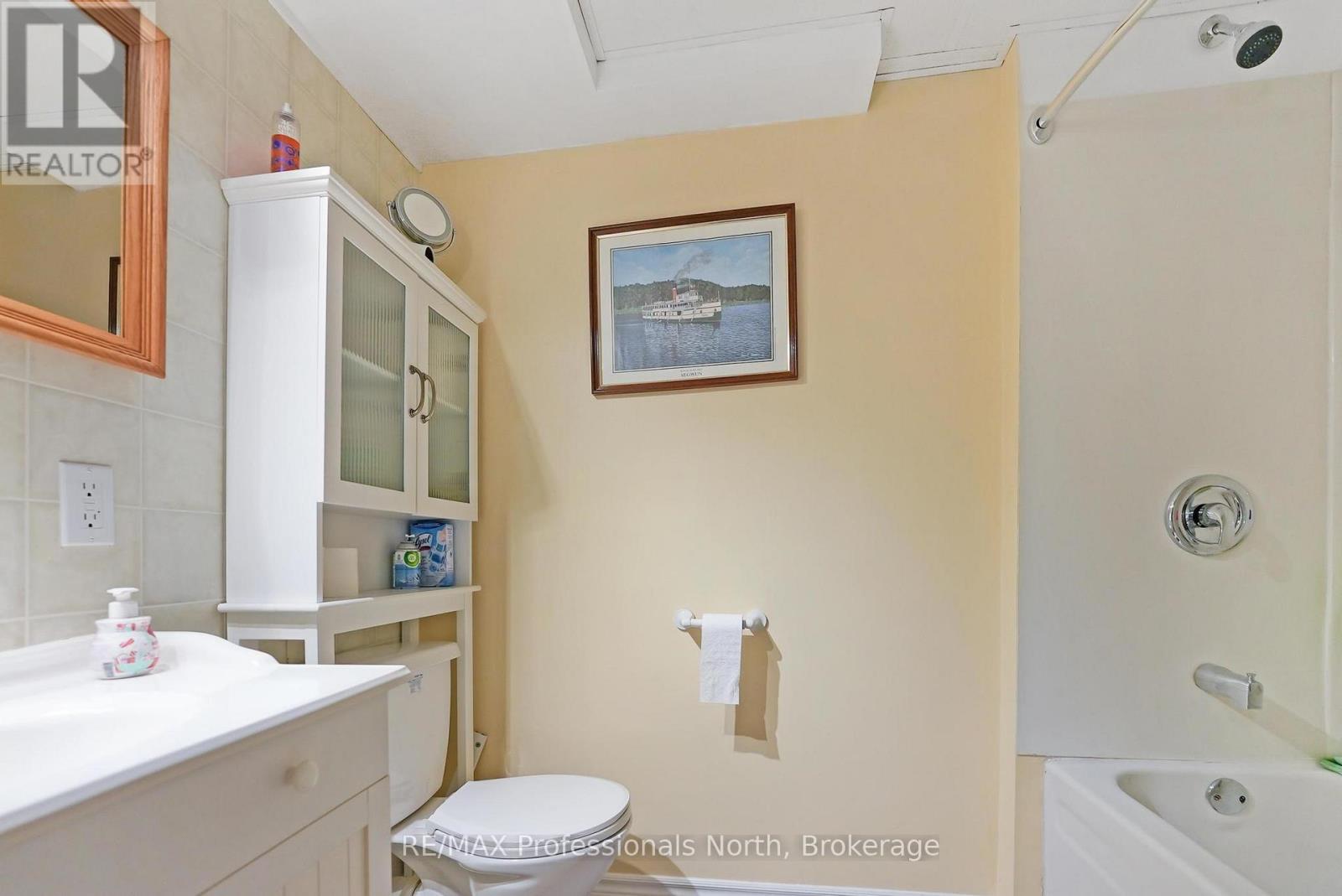1093 Comak Crescent, Algonquin Highlands, Ontario  K0M 1S0 - Photo 28 - X12204834