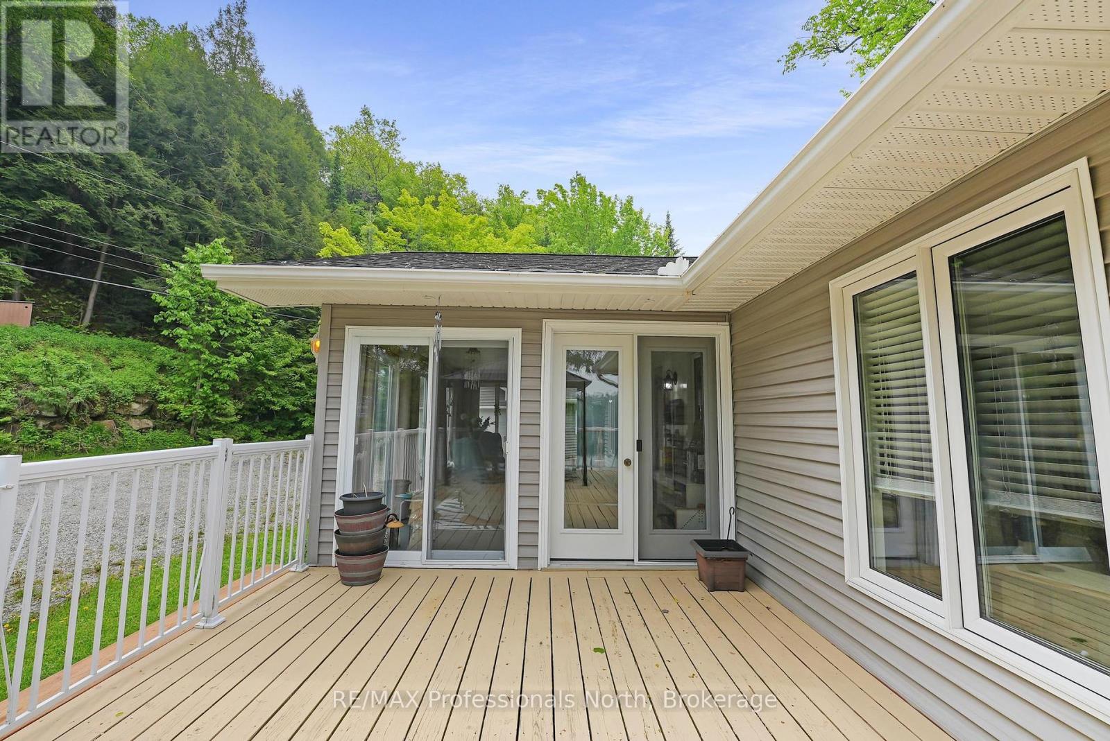 1093 Comak Crescent, Algonquin Highlands, Ontario  K0M 1S0 - Photo 36 - X12204834