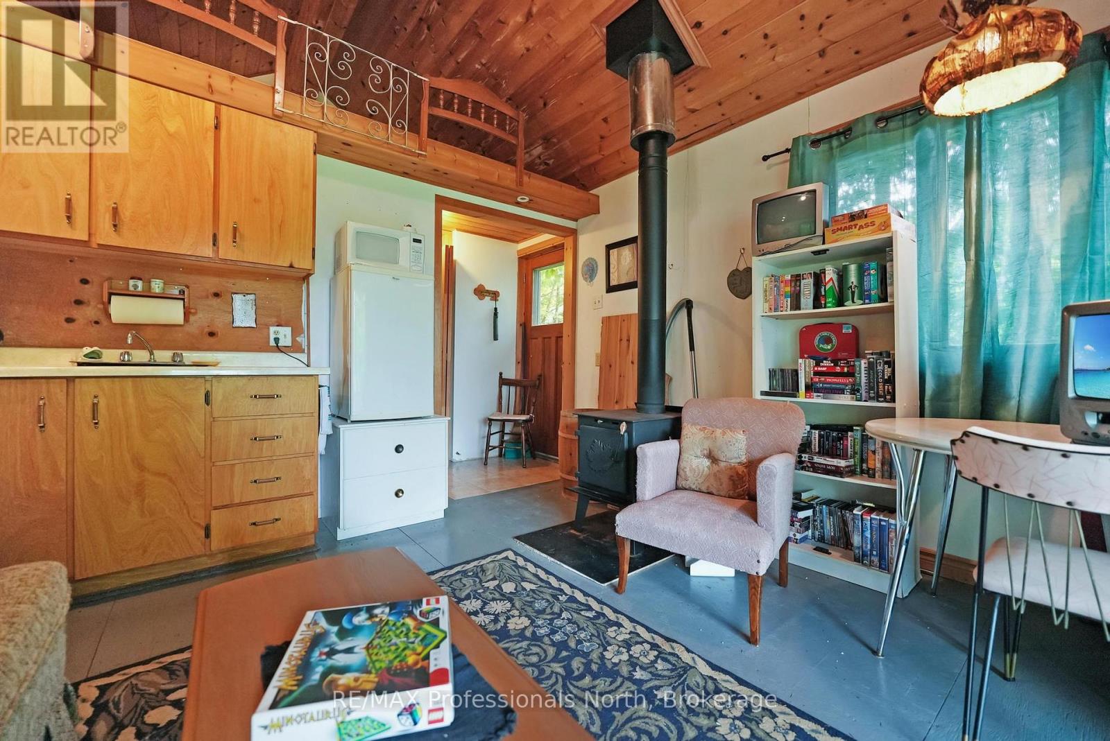 1093 Comak Crescent, Algonquin Highlands, Ontario  K0M 1S0 - Photo 41 - X12204834