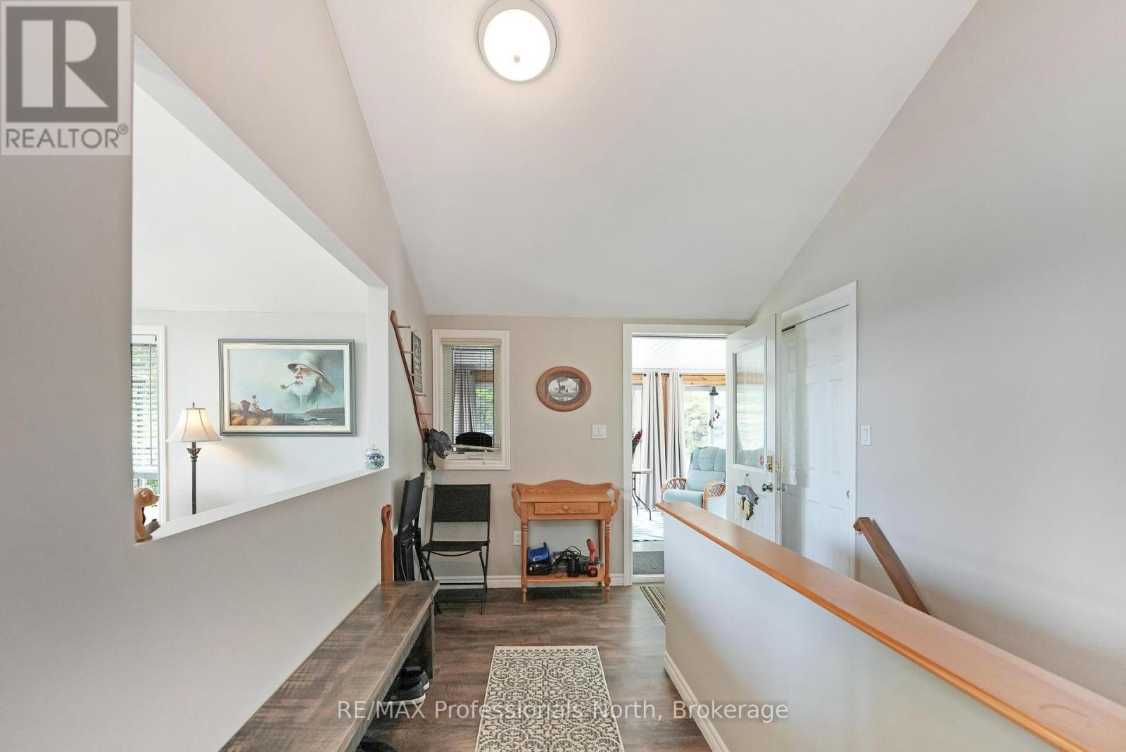 1093 Comak Crescent, Algonquin Highlands, Ontario  K0M 1S0 - Photo 6 - X12204834