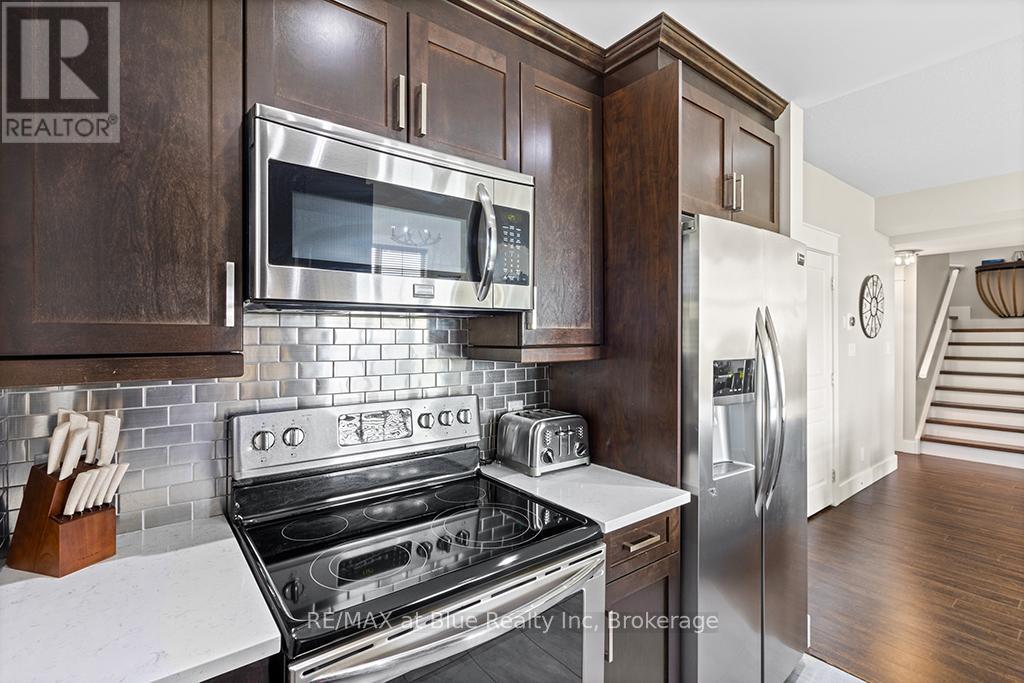 207 - 115 Fairway Court, Blue Mountains, Ontario  L9Y 0V1 - Photo 19 - X12205022