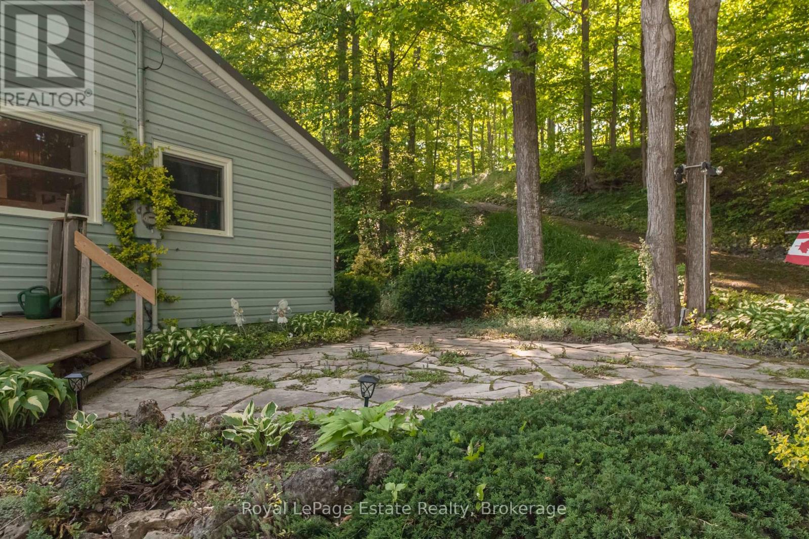 124 Maple Drive, South Bruce Peninsula, Ontario  N0H 1A0 - Photo 46 - X12205043