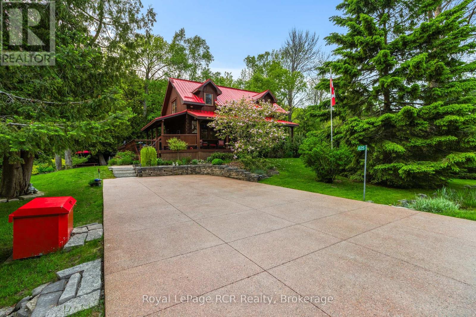 625 Mallory Beach Road, South Bruce Peninsula, Ontario  N0H 2T0 - Photo 1 - X12205106