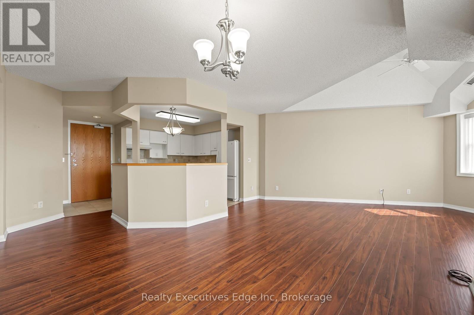 312 - 208 Silvercreek Parkway N, Guelph, Ontario  N1H 8H2 - Photo 12 - X12205171