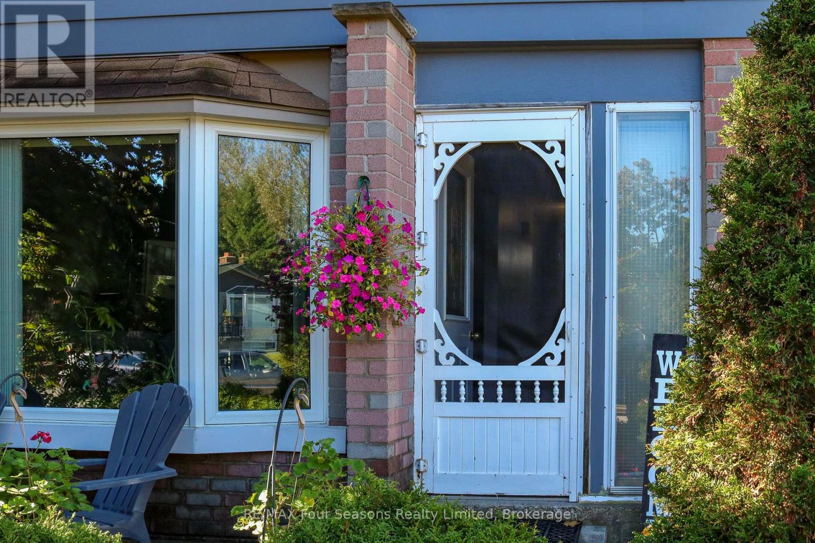 169 Burbank Crescent, Orangeville, Ontario  L9W 3H7 - Photo 2 - W12205309