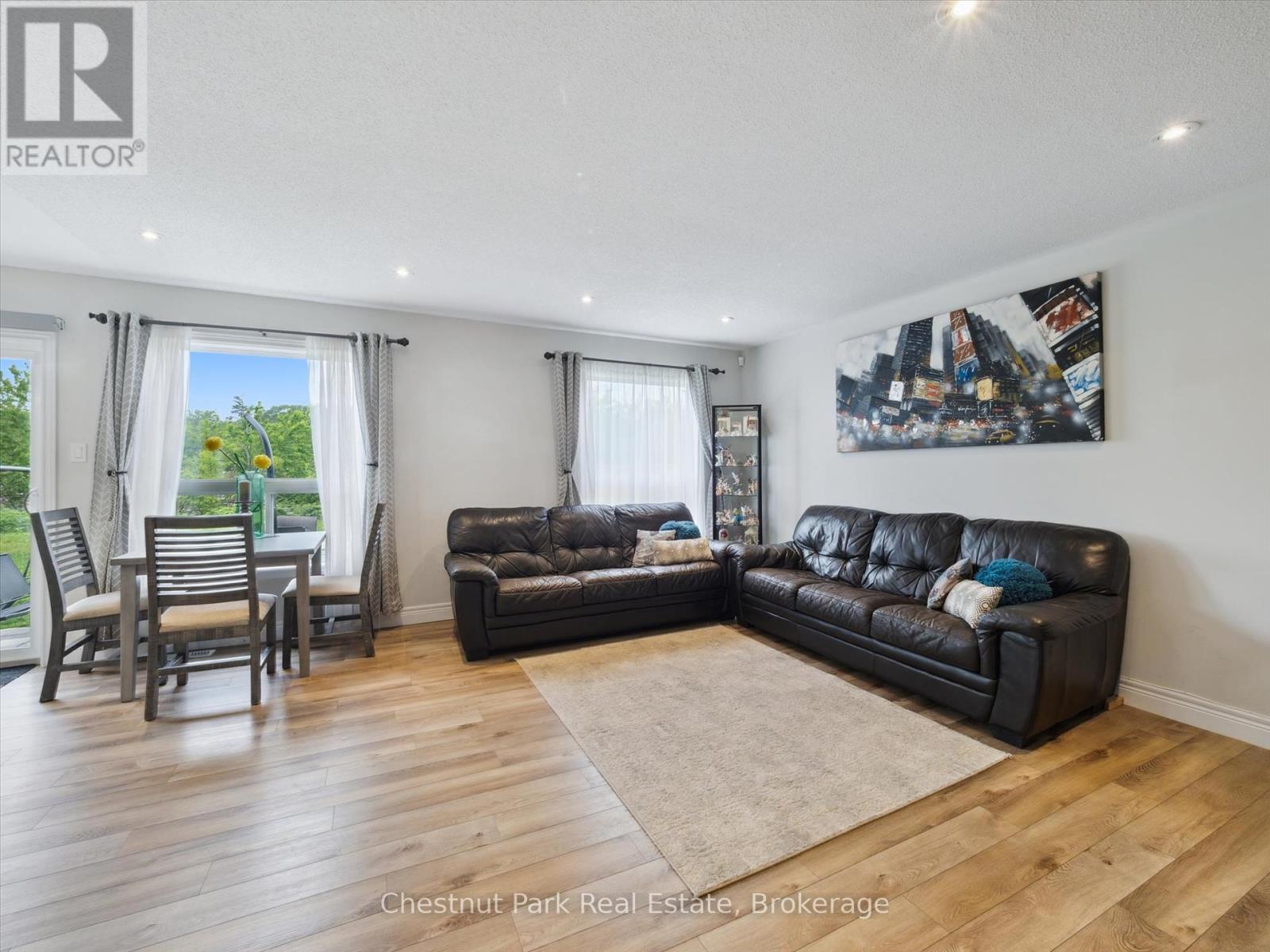 245 Wild Rose Drive, Gravenhurst, Ontario  P1P 0B4 - Photo 7 - X12205375