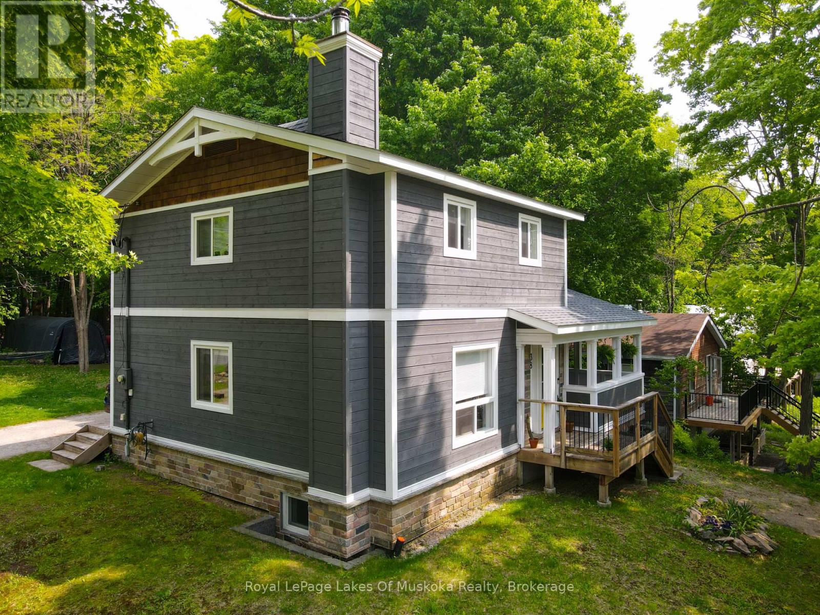38 Florence Street W, Huntsville, Ontario  P1H 1V4 - Photo 2 - X12205635