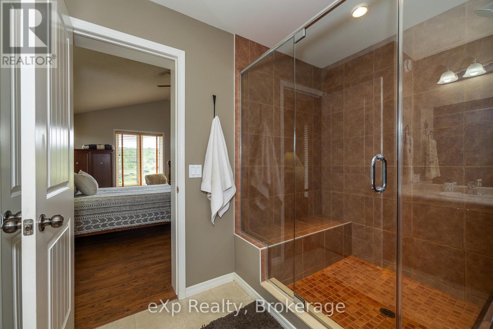 46304 Old Mail Road, Meaford, Ontario  N4L 1W7 - Photo 18 - X12205841
