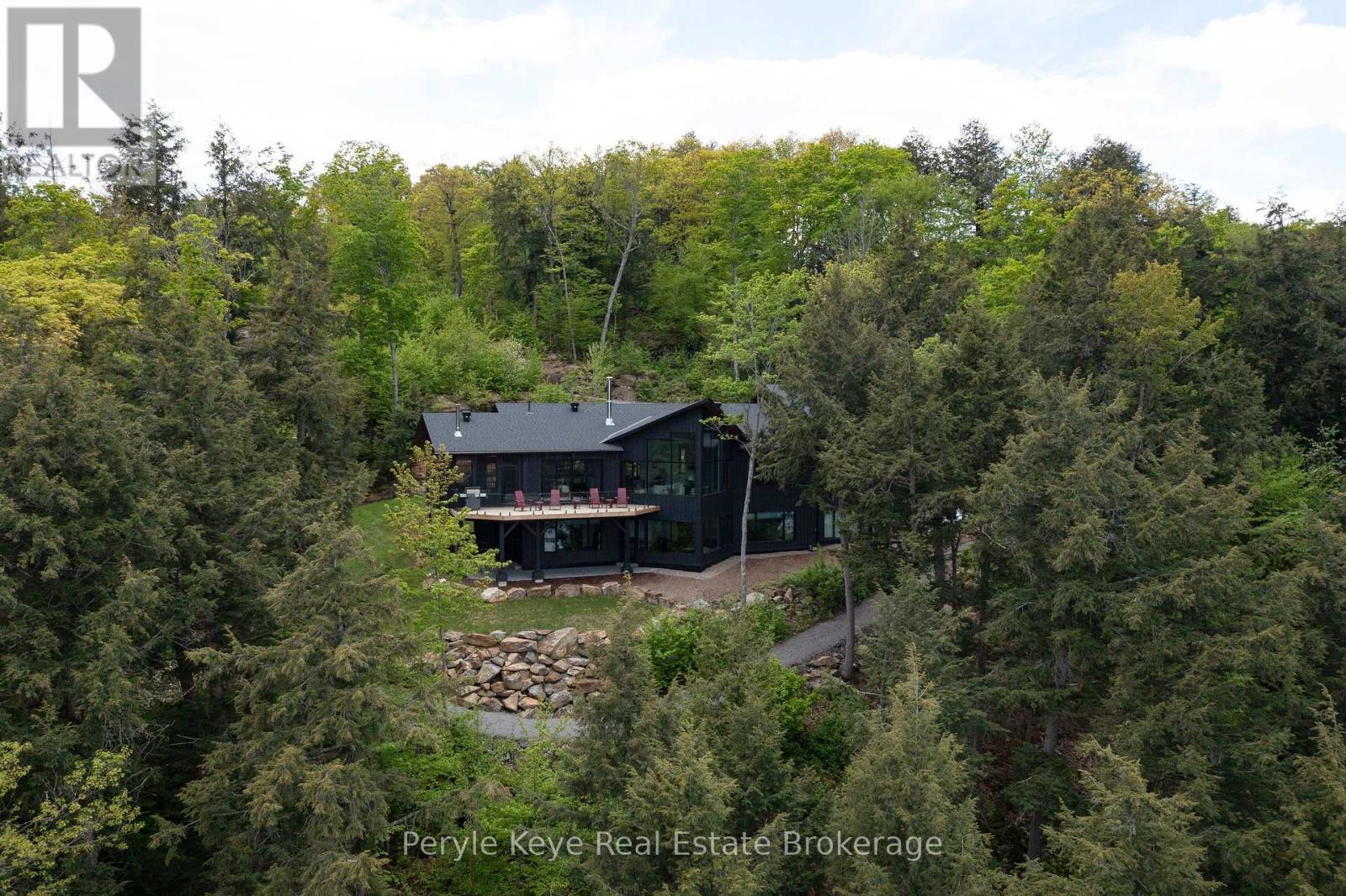 86 Claren Crescent, Huntsville, Ontario  P1H 0C3 - Photo 46 - X12205847