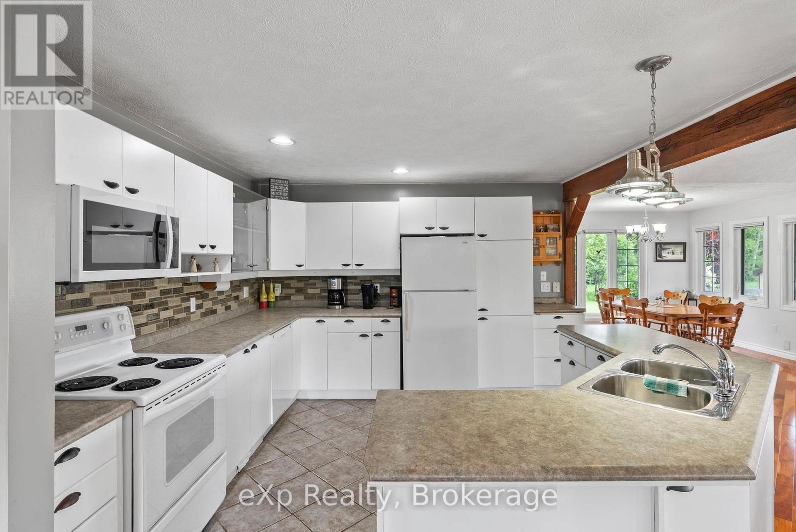314839 Highway 6, West Grey, Ontario  N0G 1R0 - Photo 21 - X12205881