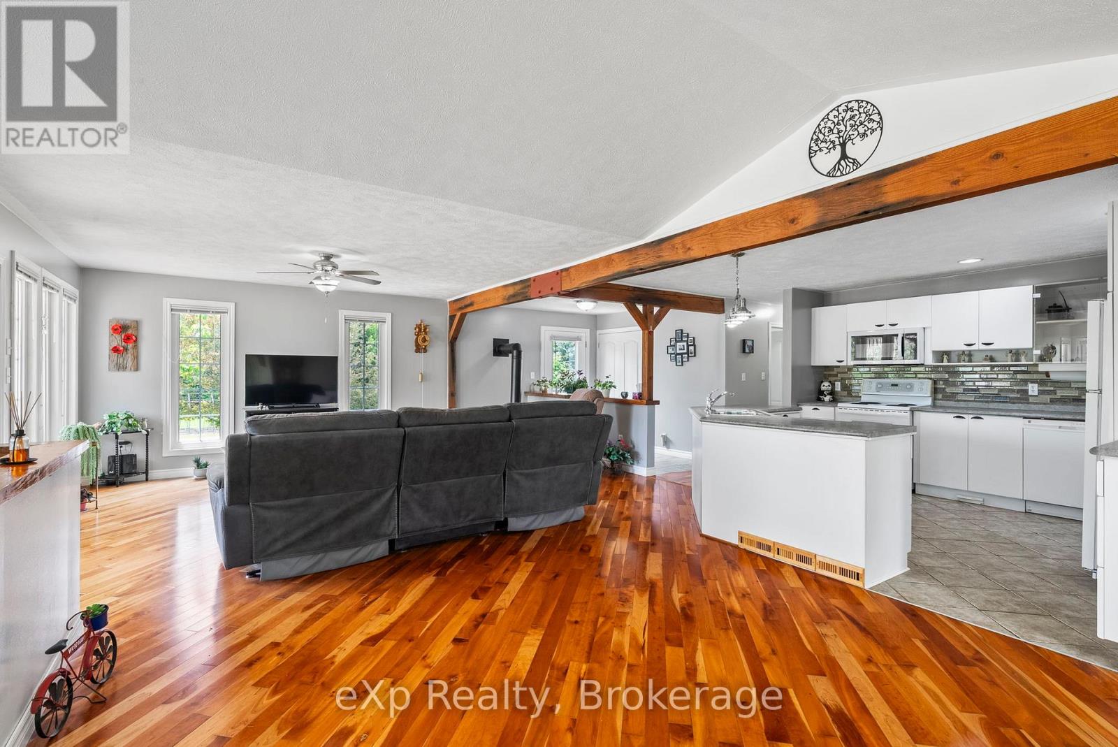 314839 Highway 6, West Grey, Ontario  N0G 1R0 - Photo 39 - X12205881