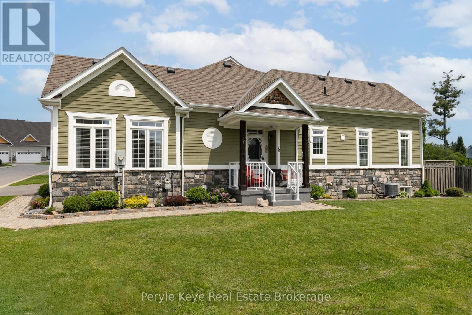 30 Durham Road, Bracebridge, Ontario  P1L 0B7 - Photo 4 - X12205885