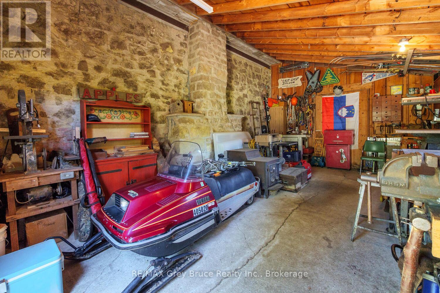 186 Cape Chin N Road, Northern Bruce Peninsula, Ontario  N0H 1W0 - Photo 38 - X12205935