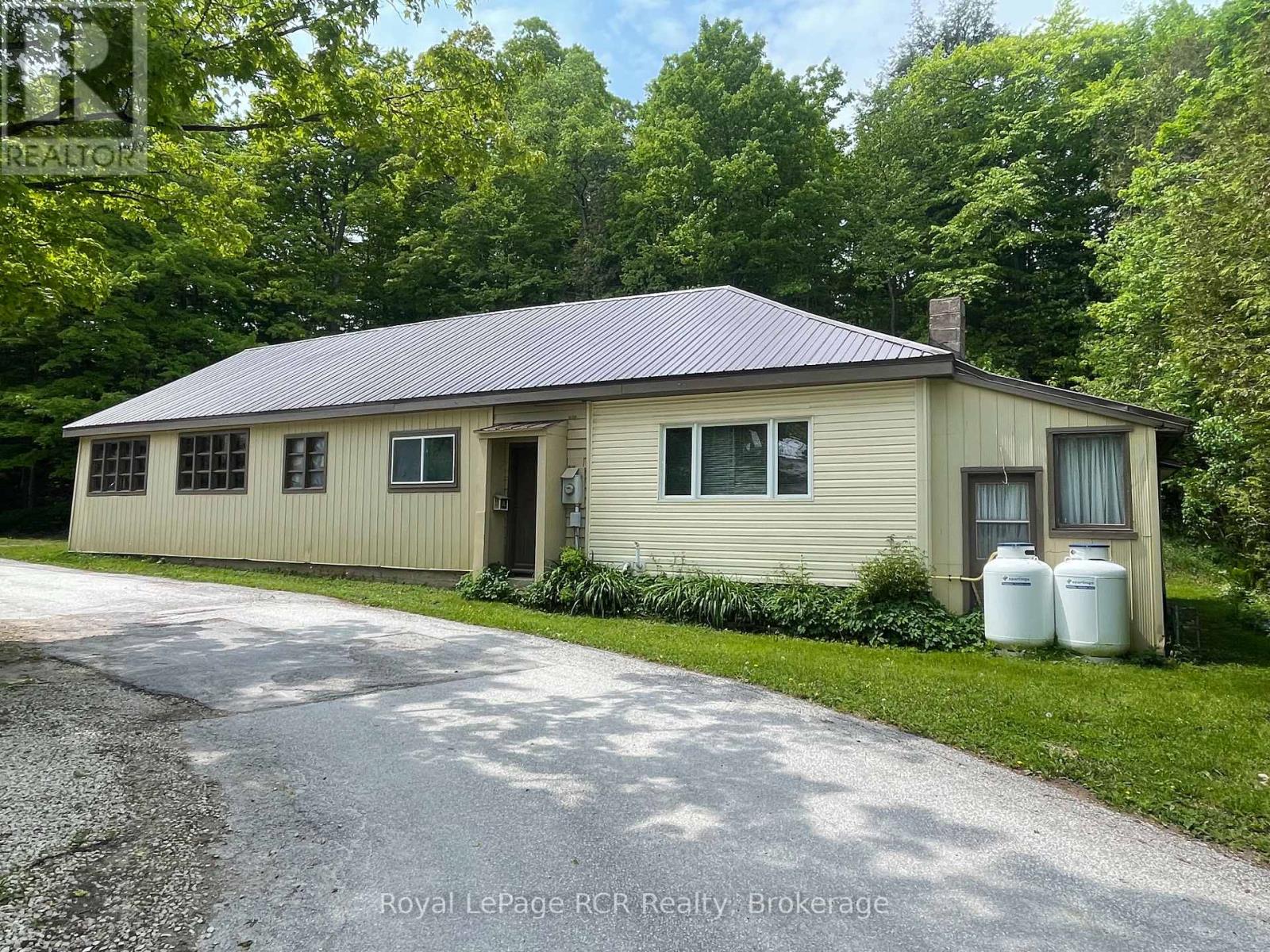 30 Sydenham Street, Grey Highlands, Ontario  N0C 1E0 - Photo 1 - X12205937