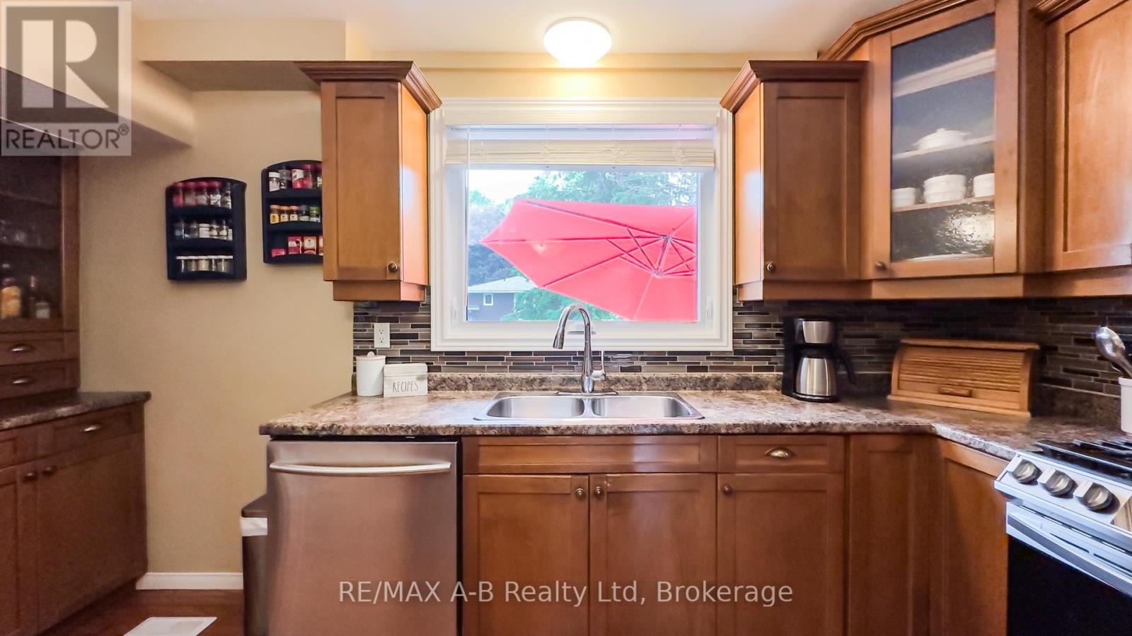 18 Conway Court, Zorra, Ontario  N0M 2M0 - Photo 11 - X12206028