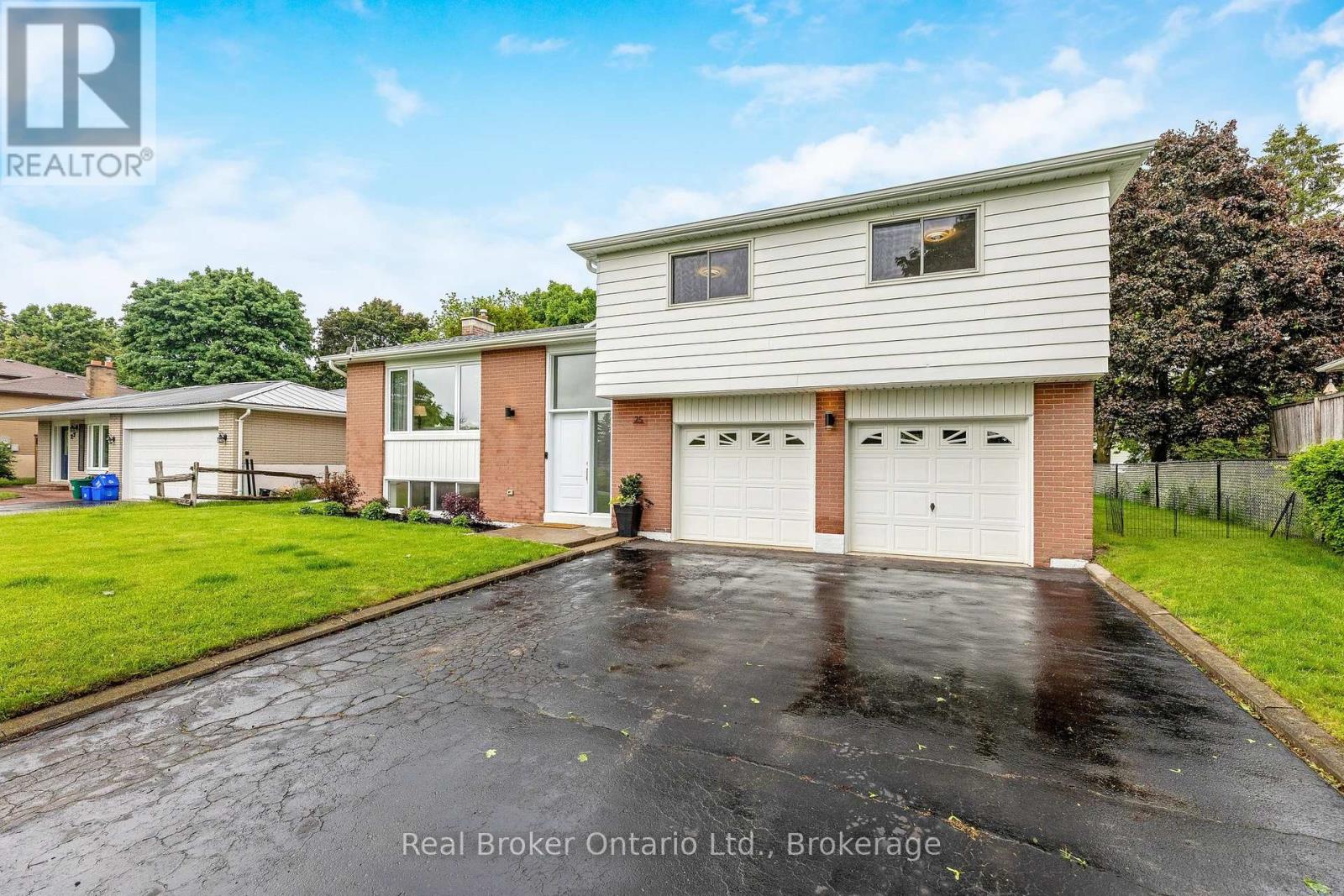 25 Erindale Drive, Erin, Ontario  N0B 1T0 - Photo 2 - X12206031